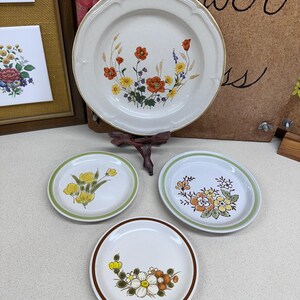Vintage Plates Dinner Plates & Side Plates Mismatched Japan Stoneware Set of 4 Serving Pieces Retro Floral Decor