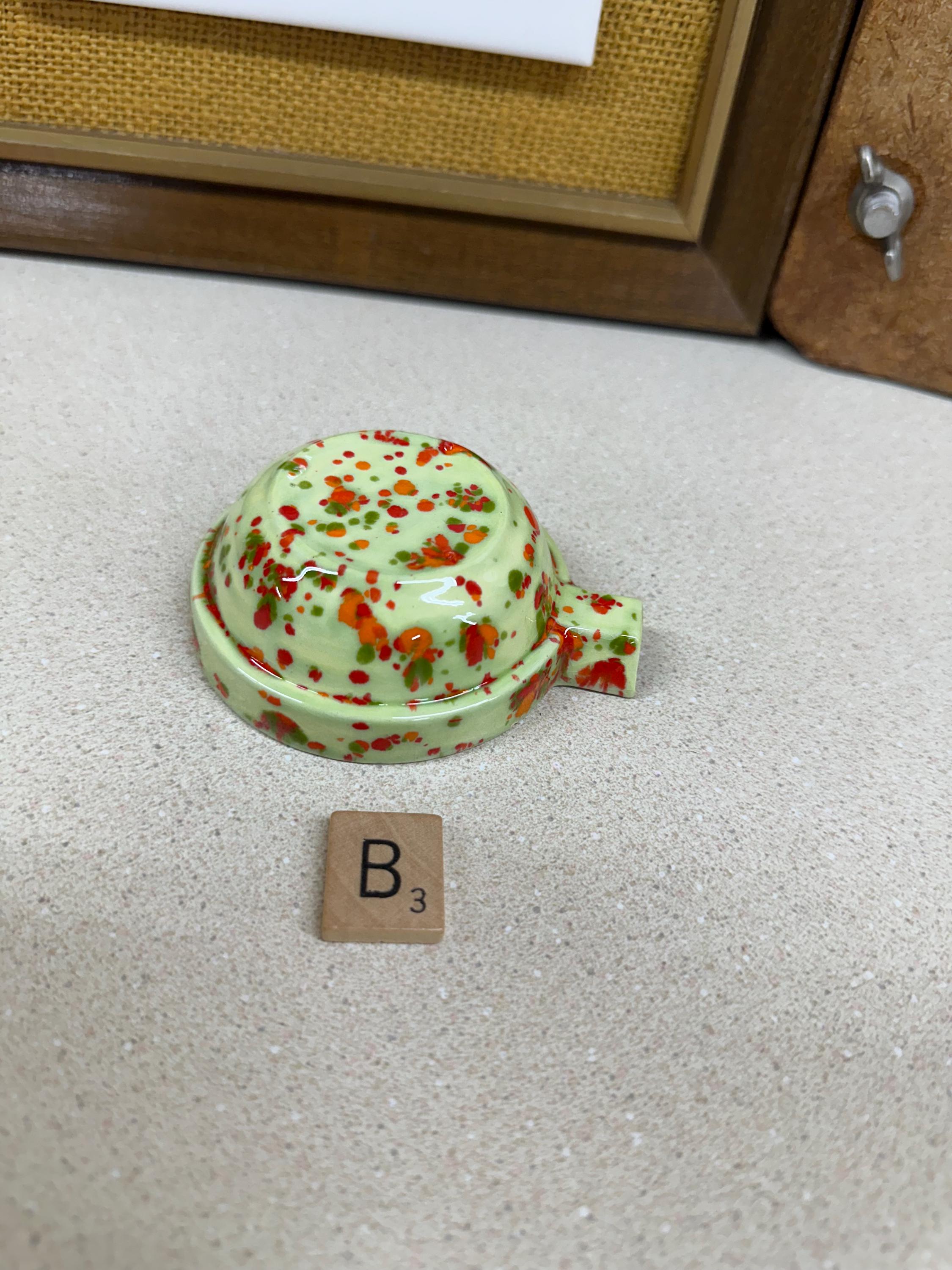 マルティグラス　灰皿　レトロ　オレンジ花柄　グリーン Amazon.co.jp: 中古品 レトロ マルティグラス 緑乳白ガラス大皿 鉢