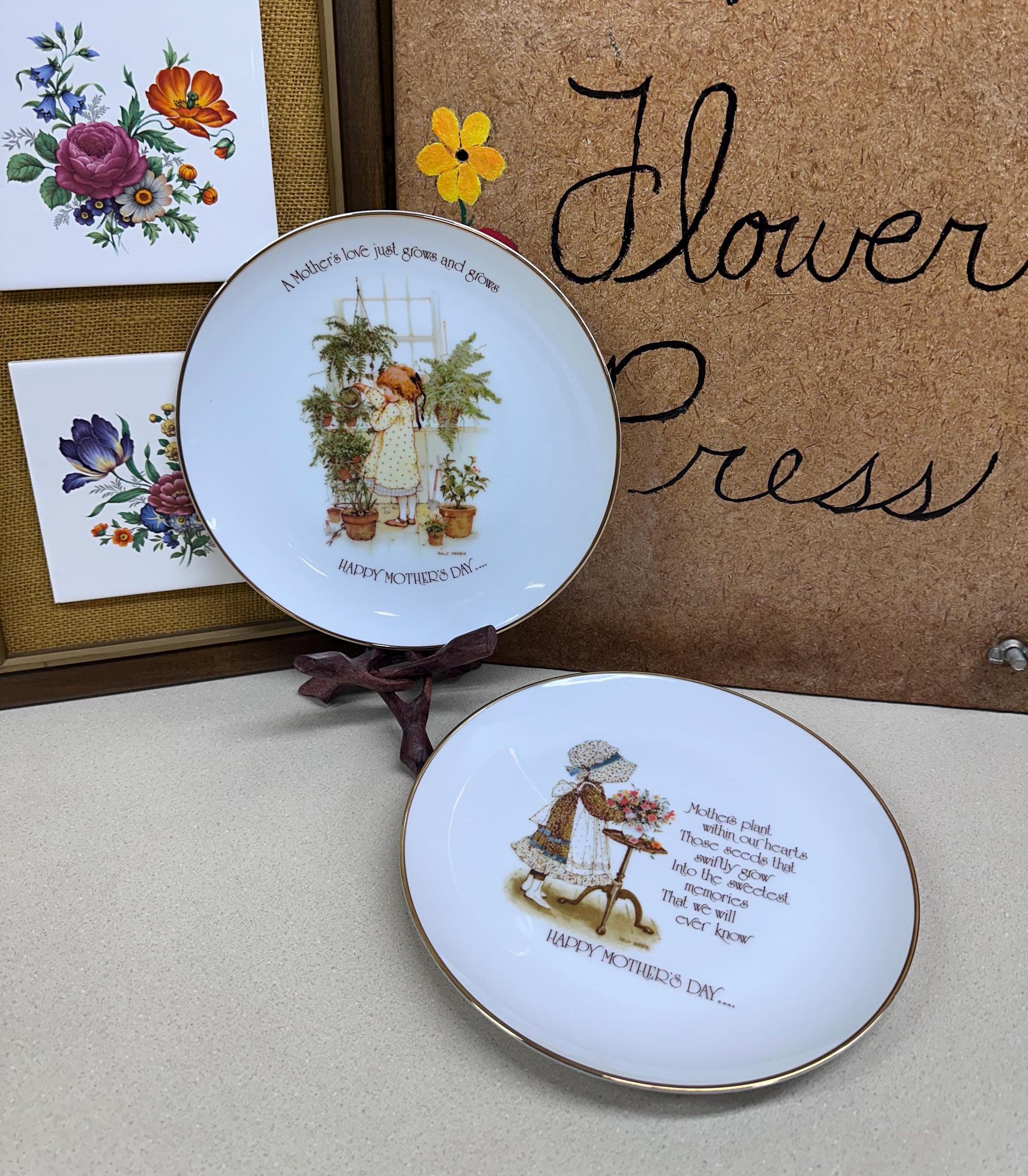 Vintage Holly Hobbie Mother's Day Plates – Gardening Flowers