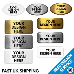 Puede incluir: Surtido de ocho etiquetas en blanco de metal y plástico con acabado cepillado. Las etiquetas son rectangulares y ovaladas. Las etiquetas son doradas, plateadas y blancas. Las etiquetas tienen el texto "YOUR DESIGN HERE" impreso en ellas. Las etiquetas son perfectas para agregar un toque personalizado a cualquier proyecto.