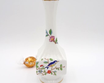 Aynsley Pembroke Fine Bone China Vase (7.25"): Gold Trim