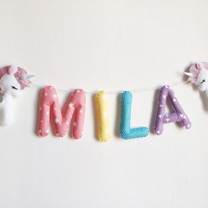 Guirnalda con el nombre para habitación infantil Unicornio arcoíris