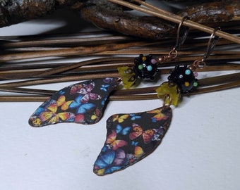 Boucles d'oreille ailes de papillon, boho chic, cuivre émaillé et perles artisanales au chalumeau, noir/multicolore, romantique,cadeau femme