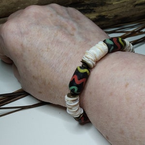 Bracelet tribale unisexe, coquille œuf d'autruche, perles tribales indonésiennes, rondelles de bauxite, bracelet ethnique, ivoire/noir/vert image 9