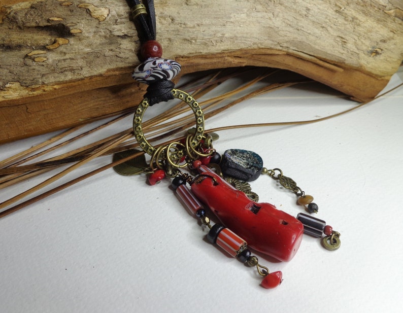 Necklace necklace boho chic- hippie black and red necklace necklace boho pendant pendant Roman glass and coral gorgonian black leather gift woman