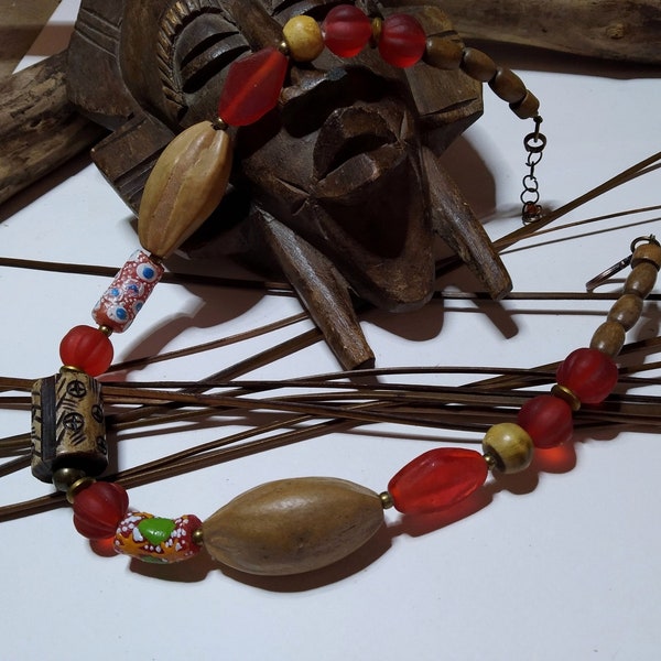Collier ras du cou unisexe tribal ethnique Afrique, perles krobos, perles vintage verre, os, graines bois corne, orange/beige, cadeau