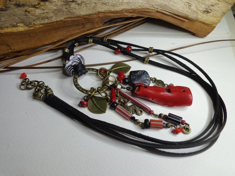 Necklace necklace boho chic- hippie black and red necklace necklace boho pendant pendant Roman glass and coral gorgonian black leather gift woman