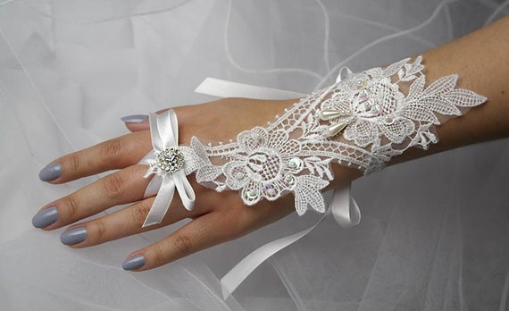 Guantes de encaje blanco, guantes de boda, guantes de diamantes de  imitación, guantes florales de perlas, guantes de novia, guantes de encaje  para