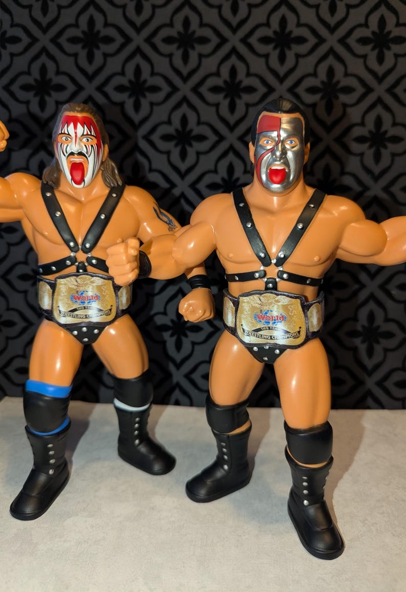 4 cinture Tag Team personalizzate WWE WWF Ljn Big Rubber Guys (figure non incluse) immagine 8