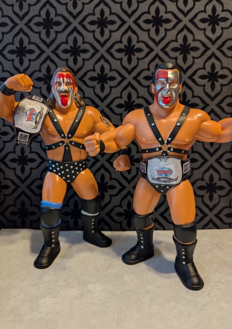 4 cinture Tag Team personalizzate WWE WWF Ljn Big Rubber Guys (figure non incluse) immagine 11