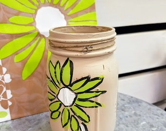 Green Daisy Painted Mason Jar, Hand Painted Mason Jar, Flower Jar, Mason Jar, Desk Accessory, Pencil Holder, Make-up Brush Holder