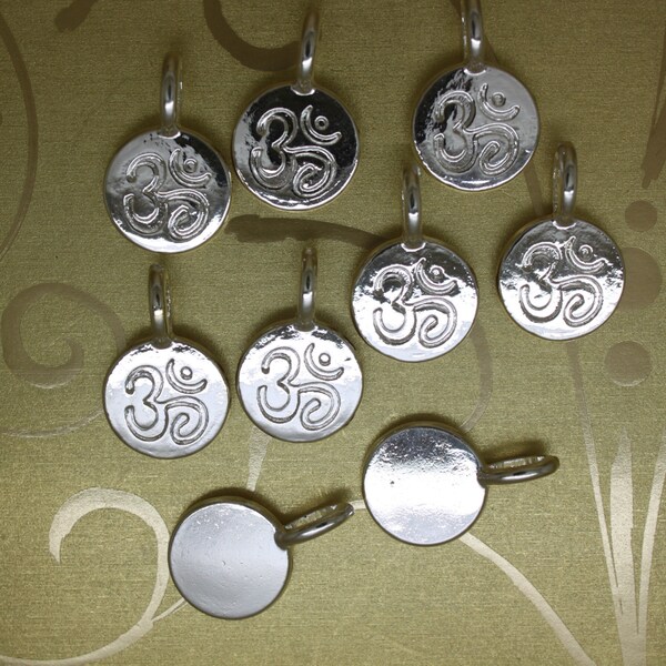 BULK 30 OM charm, Aum, Ohm, Mantra Sign, Silver Tone.