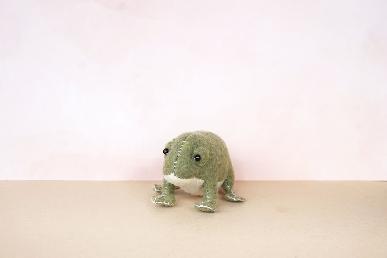 Edward the Frog Prince PDF Sewing Pattern - diy princess decor, felt frog plushie, halloween frog, frog felt toy felt frog DIY, frog crafts image 5