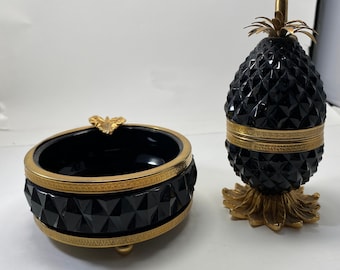 Vintage 1950s/1960s Gold and Black Onyx Pineapple Lighter With Astray