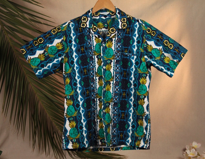Vintage 60/'s Tropicana Blue Pineapple Men/'s Hawaiian Shirt Size Medium