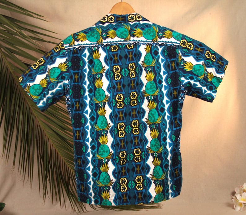 Vintage 60/'s Tropicana Blue Pineapple Men/'s Hawaiian Shirt Size Medium