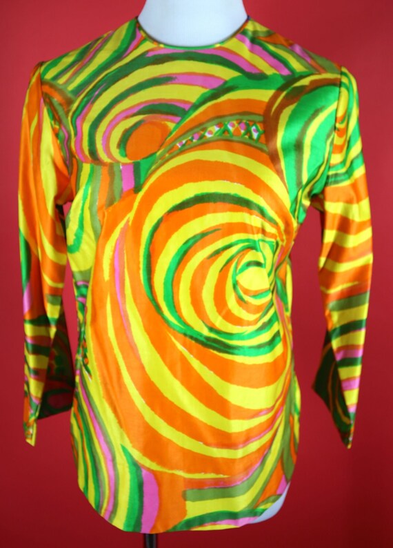 Psychedelic Swirl Patterned Zacuto California Blo… - image 1