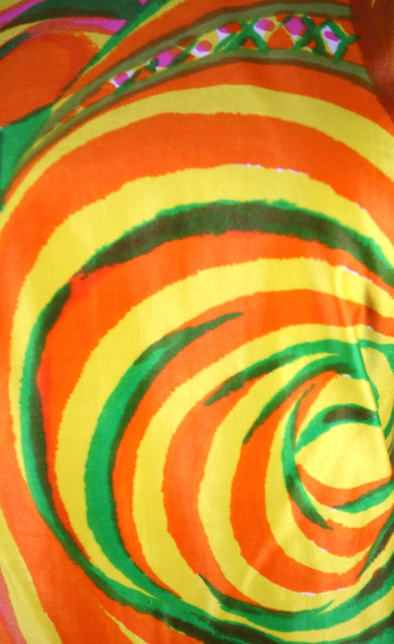 Psychedelic Swirl Patterned Zacuto California Blo… - image 4