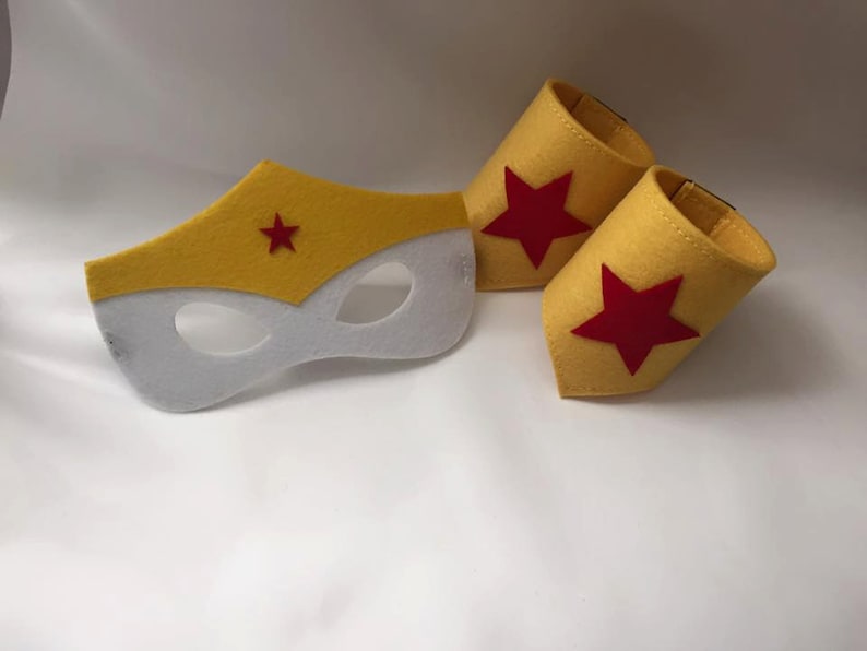 cosplay. Superhero W Woman mask and cuffs costumes costume Corporate gift Wedding Birthday party favors dress up capes