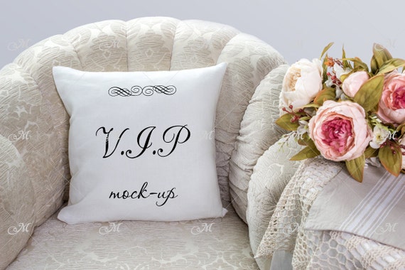 Pillow Mockup,2 Psd Mockup Photo