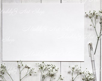 Download Free Scandinavian style Mockup for artwork presentations PSD Template