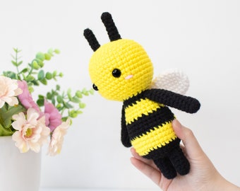 Abby the Lovely Bee - Digital Crochet Pattern in English - Instant PDF Download