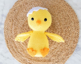Leila the Lovely Chick - Digital Crochet Pattern in English, Amigurumi Pattern - Instant PDF Download