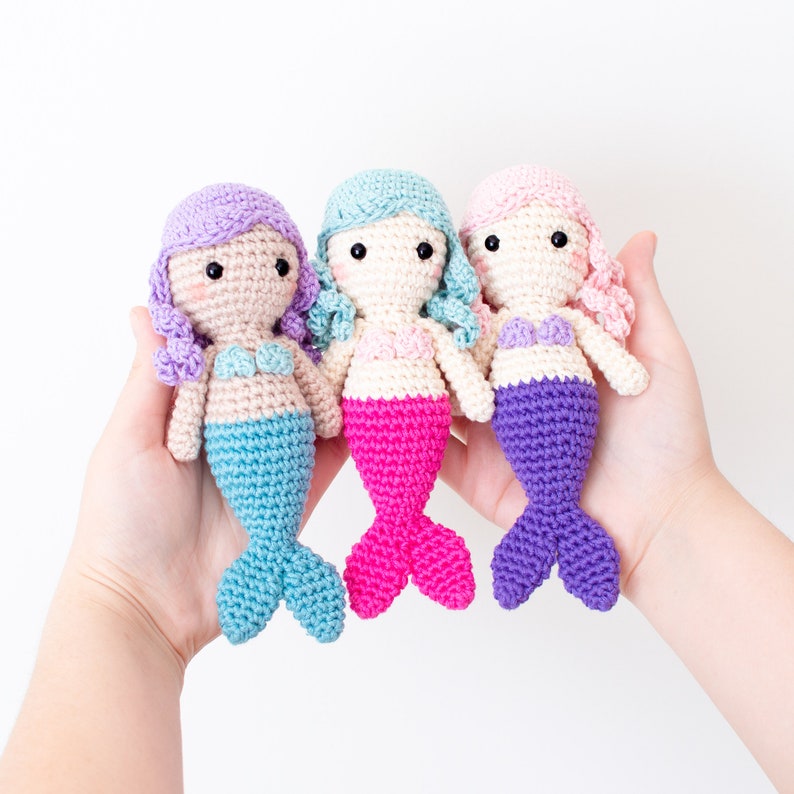 Lucy la Sirena Mini Patrón de Crochet en Inglés y Español Amigurumi Ganchillo Descarga Instantánea PDF imagen 4