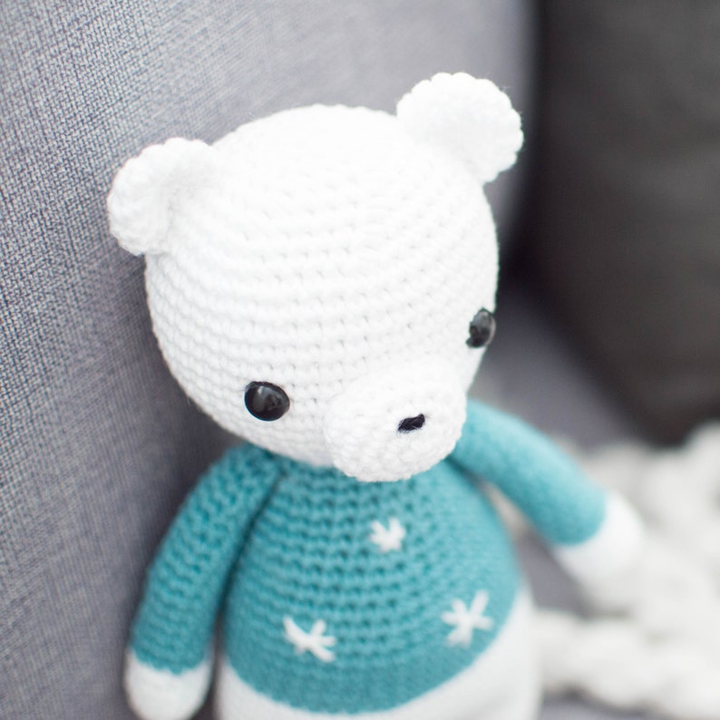 WZÓR SZYDEŁKOWY po angielsku - Słodki miś polarny - Kolekcja Sweet Dreams - 9 cali/23 cm wysokości - Zwierzę Amigurumi - Natychmiastowe pobranie pliku PDF zdjęcie 9