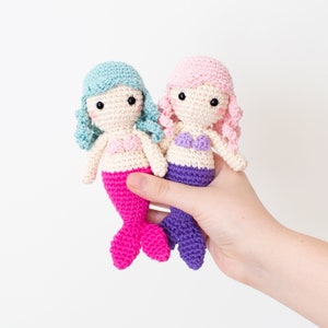 Lucy la Sirena Mini Patrón de Crochet en Inglés y Español Amigurumi Ganchillo Descarga Instantánea PDF imagen 2