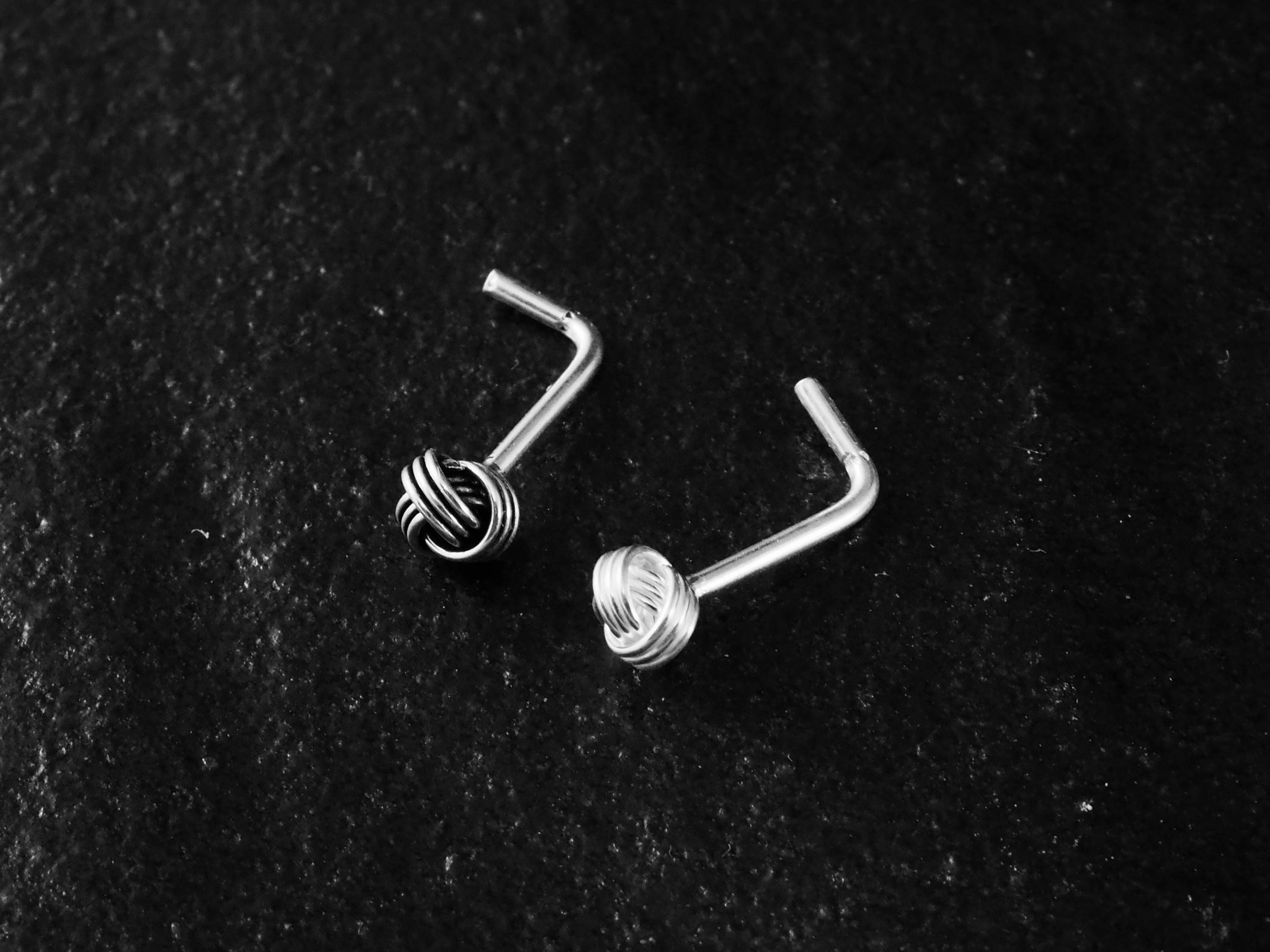 0.8 mm nose stud