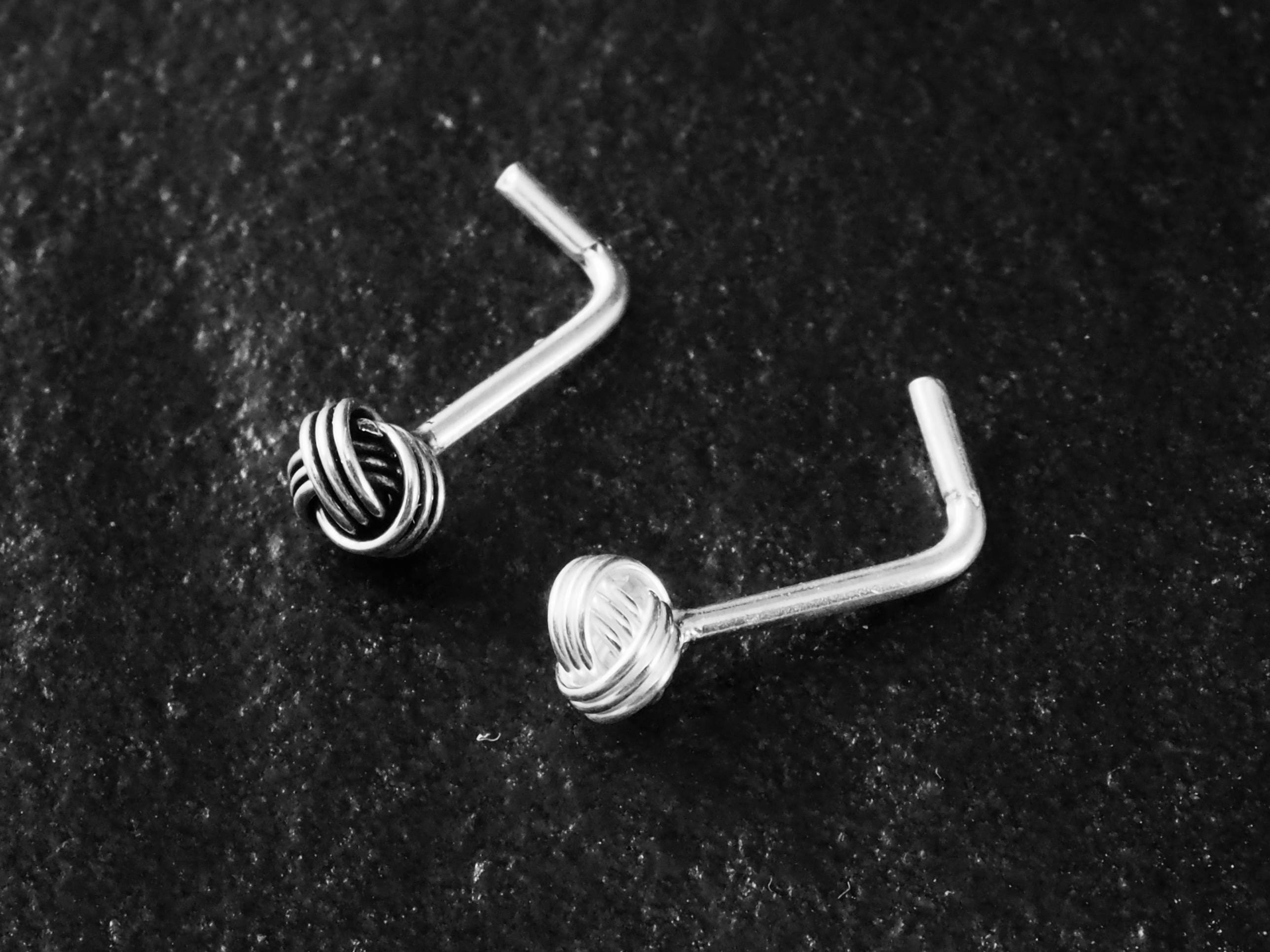 0.8 mm nose stud