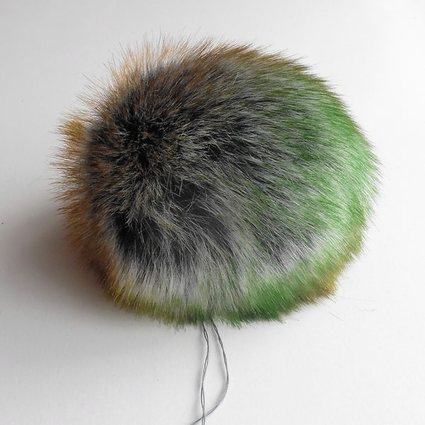 Taille M-XL, multicolore (gris / brun vert) fausse fourrure pom pom 5-6.5 pouces / 13 -16 cm