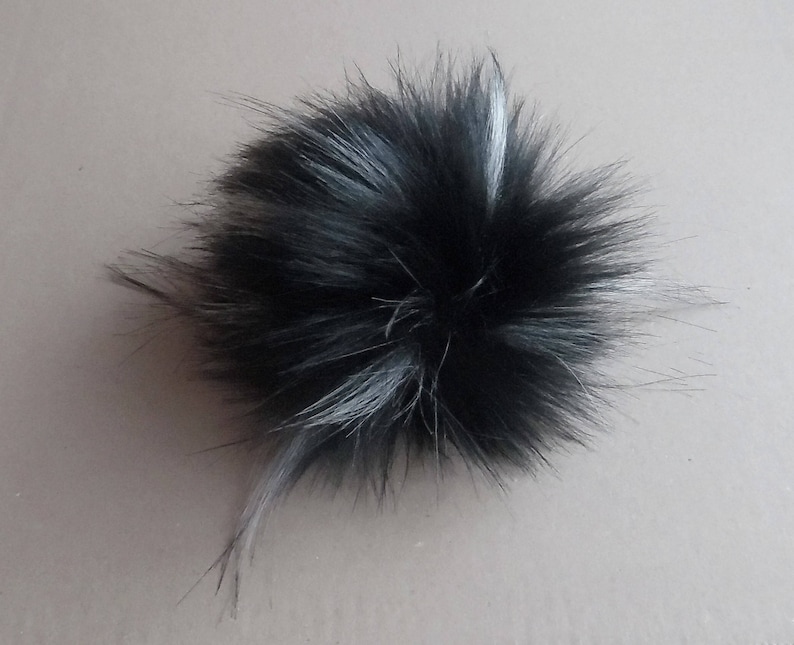 Taille S-XL Noir moucheté fausse fourrure pom pom 4.5 6.5 pouces / 11 17 cm image 2