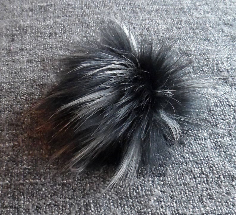 Taille S-XL Noir moucheté fausse fourrure pom pom 4.5 6.5 pouces / 11 17 cm image 3