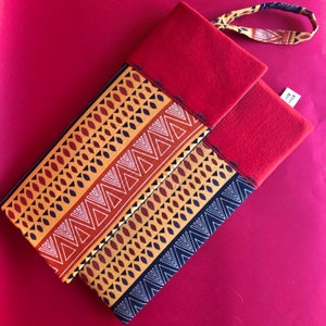 Grafik Print Clutch Geldbörse, Split-Design mit Stickerei, Sista Dolls Zubehör