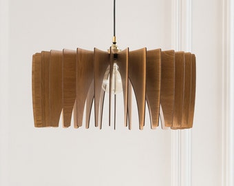 Ręcznie robiona lampa wisząca z drewna: lampa sufitowa w stylu nordyckim