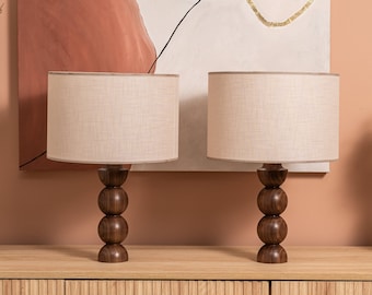 Lot de 2 lampes de table AVACAS| Lampe de table en bois | Lampe de chevet | Lampe en bois | Lampe de base en bois de noyer | Lampe décorative | Abat-jour en bois