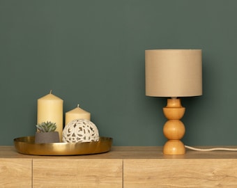 Lampe de table en bois fabriquée à la main – Élégance rustique, éclairage chaleureux, pour salons et chambres. Illuminez avec une sophistication naturelle.