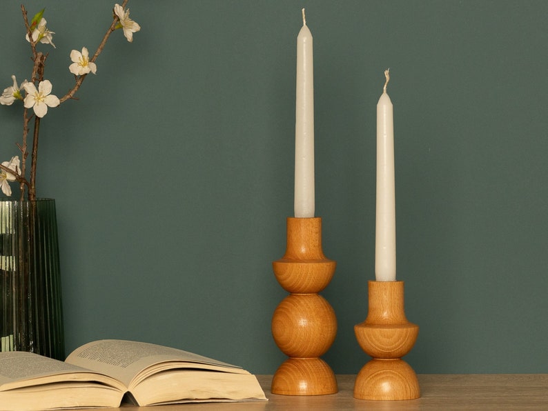 Holz Kerzenhalter AVACAS 2er Set Kerzenständer Kerzenhalter aus Holz Holz-Stumpenkerzenhalter Holz Mid-Century Kerzenständer Bild 2