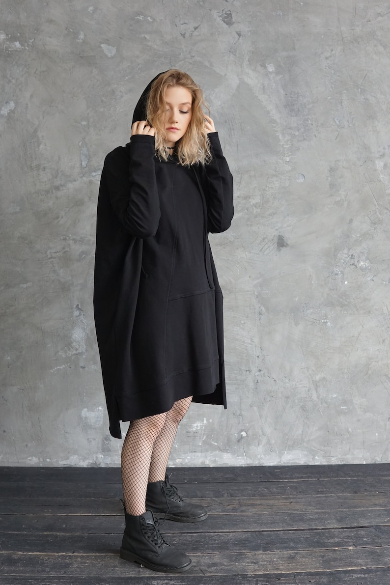 Sweat à capuche oversize noir Long sweat-shirt noir Robe-pull ample image 4