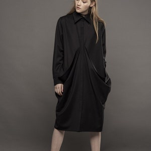 Robe formelle noire Chemise noire Robe midi noire Robe noire à manches longues Robe drapée noire image 4