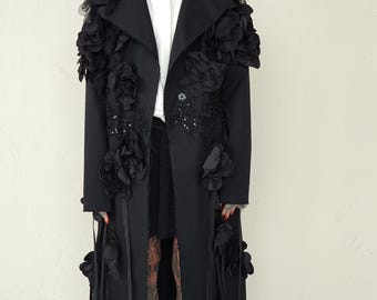 Abrigo de lana negro vanguardista: abrigo maxi asimétrico extragrande con flores, abrigo extravagante, ropa de diseñador, ropa de mujer única