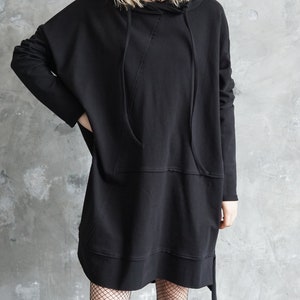 Sweat à capuche oversize noir Long sweat-shirt noir Robe-pull ample image 8