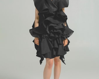 Chaleco negro extragrande para mujer, chaleco negro vanguardista, drapeado espectacular, hecho a medida, talla personalizada, atuendos góticos, ropa de fiesta.