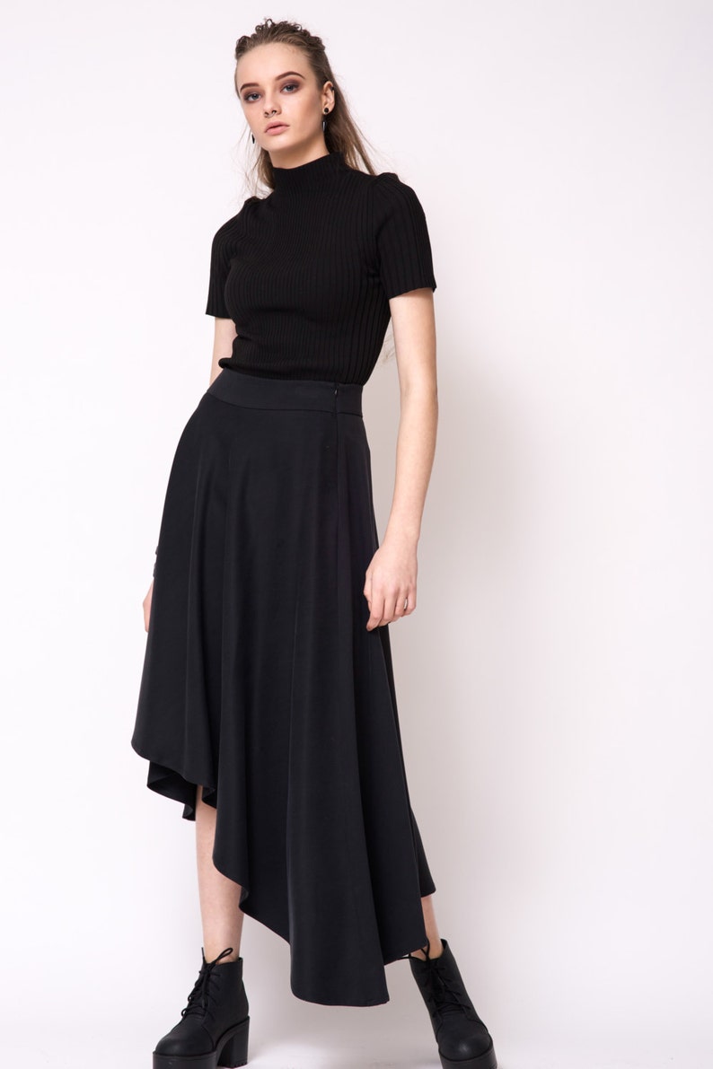 Black pleated skirt / Aesthetic clothing / Midi skirt / Black | Etsy