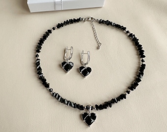 Black Crystal Necklace, Black Gothic Choker with heart pedant, Black Bridal jewelry, Black Wedding Necklace
