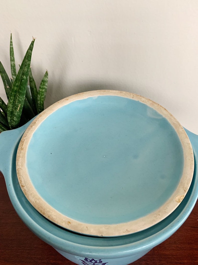 1950s made in USA Vintage retro Cronin light blue tulip pattern casserole dish