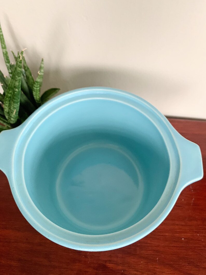 1950s made in USA Vintage retro Cronin light blue tulip pattern casserole dish