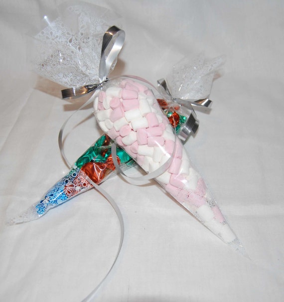 20 Hearts Cello Cellophane Gift Bags with Ties Valentine Display Party Favour